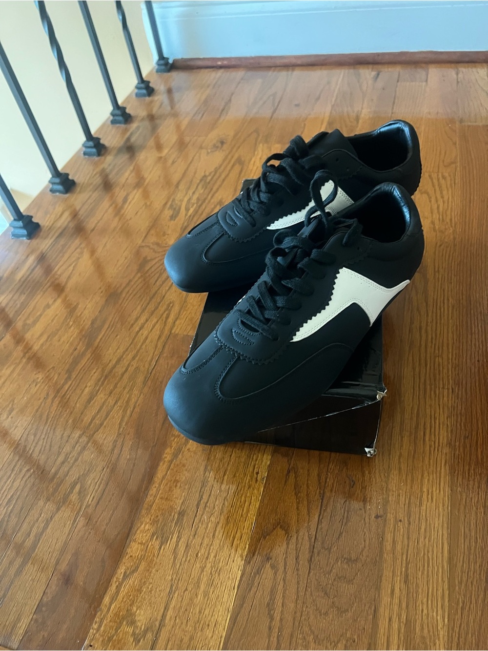 Men's Black Sneakers with White Side Accent - Retro Lace-Up